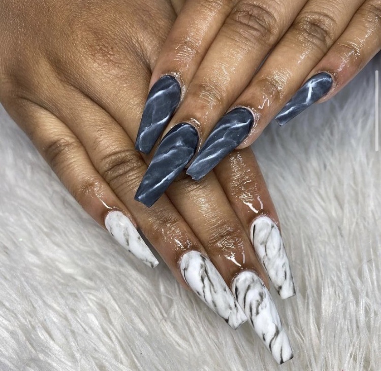 UltraViolet Naillounge nail photo 1